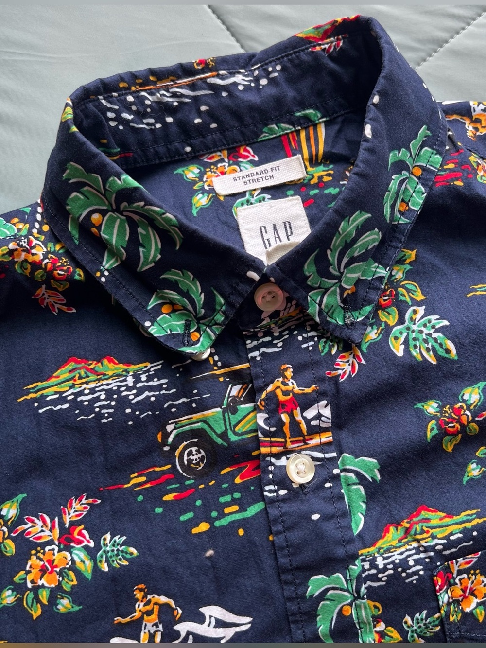 GAP Tropical Surf & Jeep Short Sleeve Button Up Shirt - Size Small